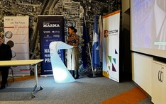 Prelegent podczas konferencji, zdjęcie 2